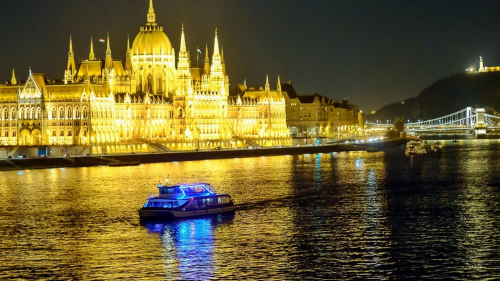 Vacsora és fények a Dunán – Egy varázslatos esti hajókirándulás Budapest szívében 2