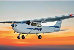 15 perces Cessna 172-es Repülőgép vezetés két kísérővel Budaörsön