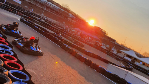 Mini GP gokart versenycsomag dobogós díjkiosztóval és éremmel 13