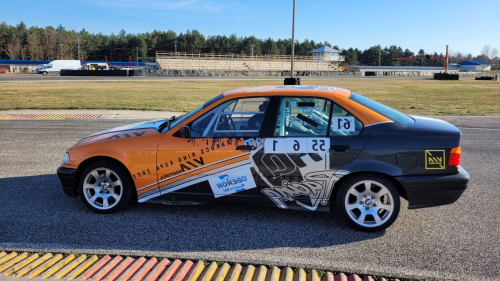 BMW E36 élményvezetés a Kakucs Ringen 1