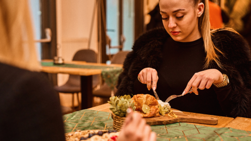 Eggscuse Me?! – Bottomless Brunch Budapest belvárosában 19