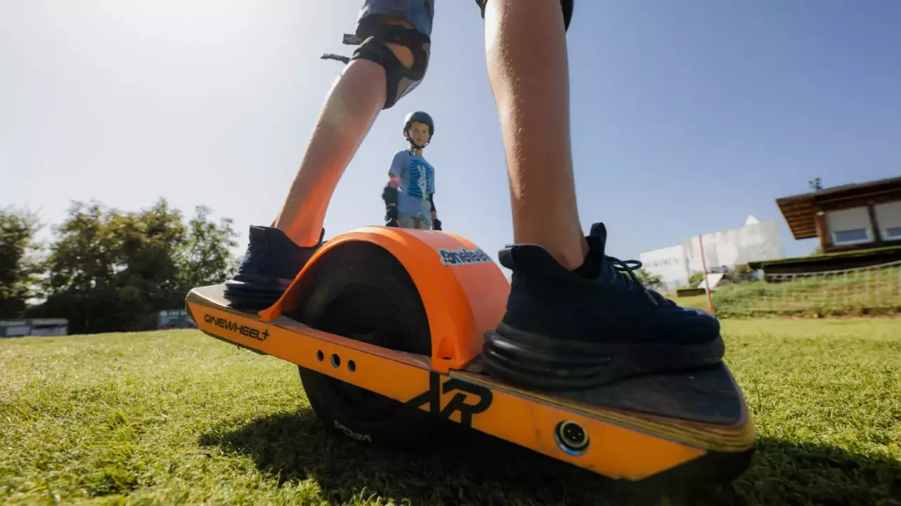 OneWheel kiteljesedés Etyeki piknikkel egy napos túrán fő kép