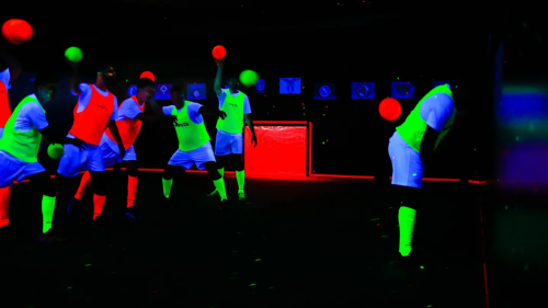 Dobd be magad! – Neon Dodgeball, azaz UV Kidobós élmény Budapesten 11