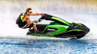Állós Jetski élmény Budapest szélén a Fundy tavon