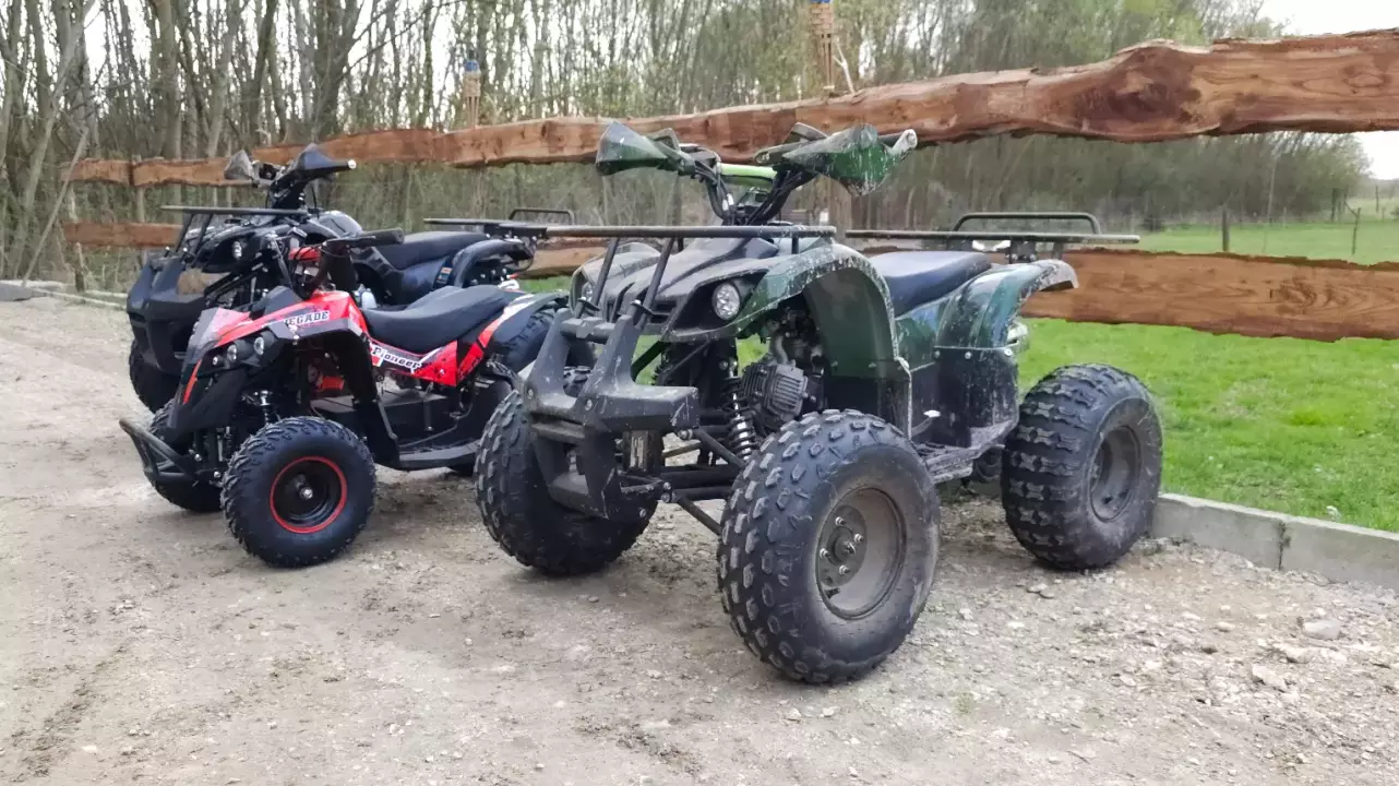 Páros quadozás a Kövér Ranch-on, Nagytarcsán fő kép