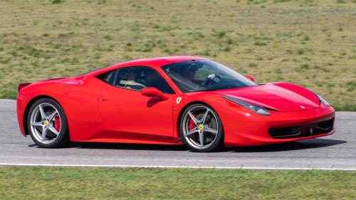 Ferrari 458 élményvezetés az M-Ringen – hétköznap/hétvégén 12