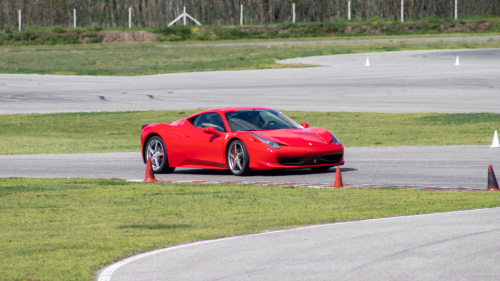 Ferrari 458 élményvezetés az M-Ringen – hétköznap/hétvégén 14