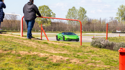 Lamborghini Huracán élményvezetés az M-Ringen – hétköznap/hétvégén 14
