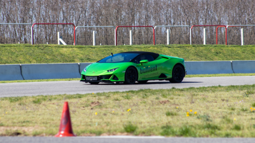Lamborghini Huracán élményvezetés az M-Ringen – hétköznap/hétvégén 25