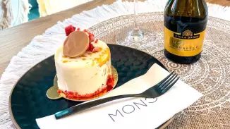 Prosecco & 4 különleges sütemény a MONO-ban Győrben