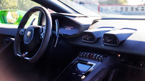 Lamborghini Huracán élményvezetés az M-Ringen – hétköznap/hétvégén 9