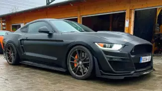 Ford Mustang Shelby (Black Edition) élményvezetés vagy bérlés Polgárdi környékén