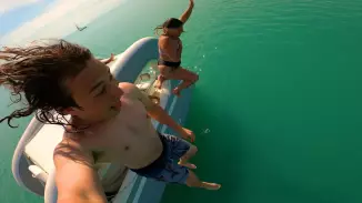 Pancsolás Catamaránról Anyuval Balatonaligán