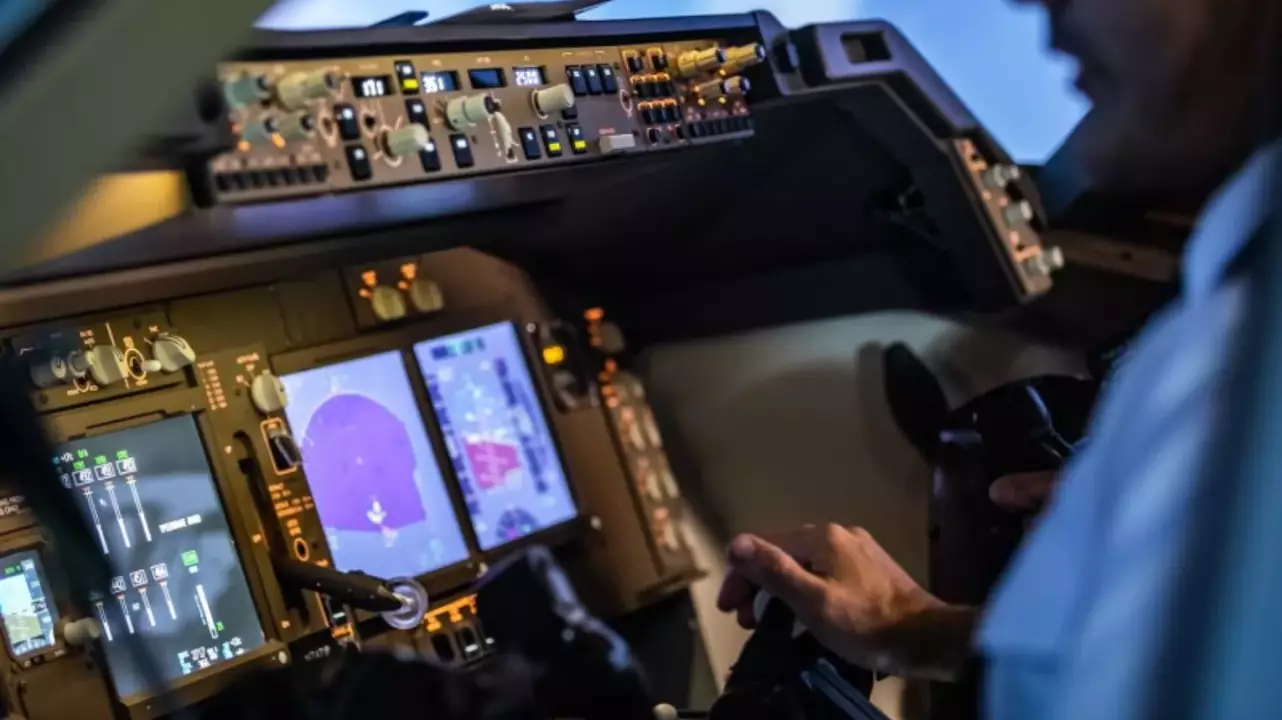 Légitársasági útvonal repülés bemutató egy Boeing 747-es szimulátorban fő kép