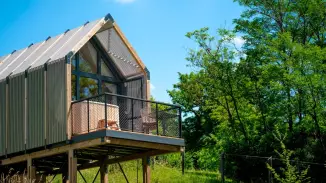 Hosszúhetényi Stagland kabinház 2 fő részére – Hétvégén kosár